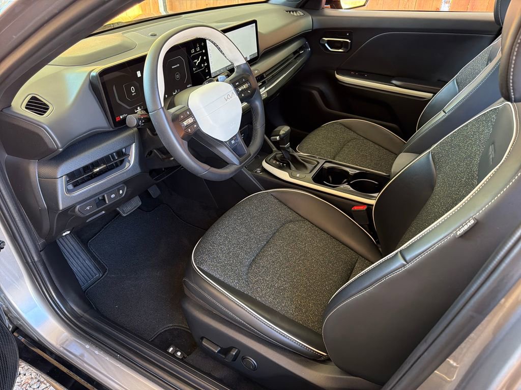 Used 2025 Kia K4 GT-Line image 2