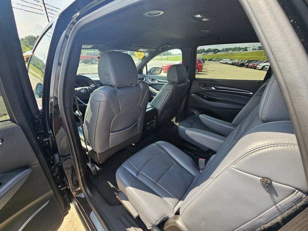 Used 2024 Buick Enclave Premium image 29