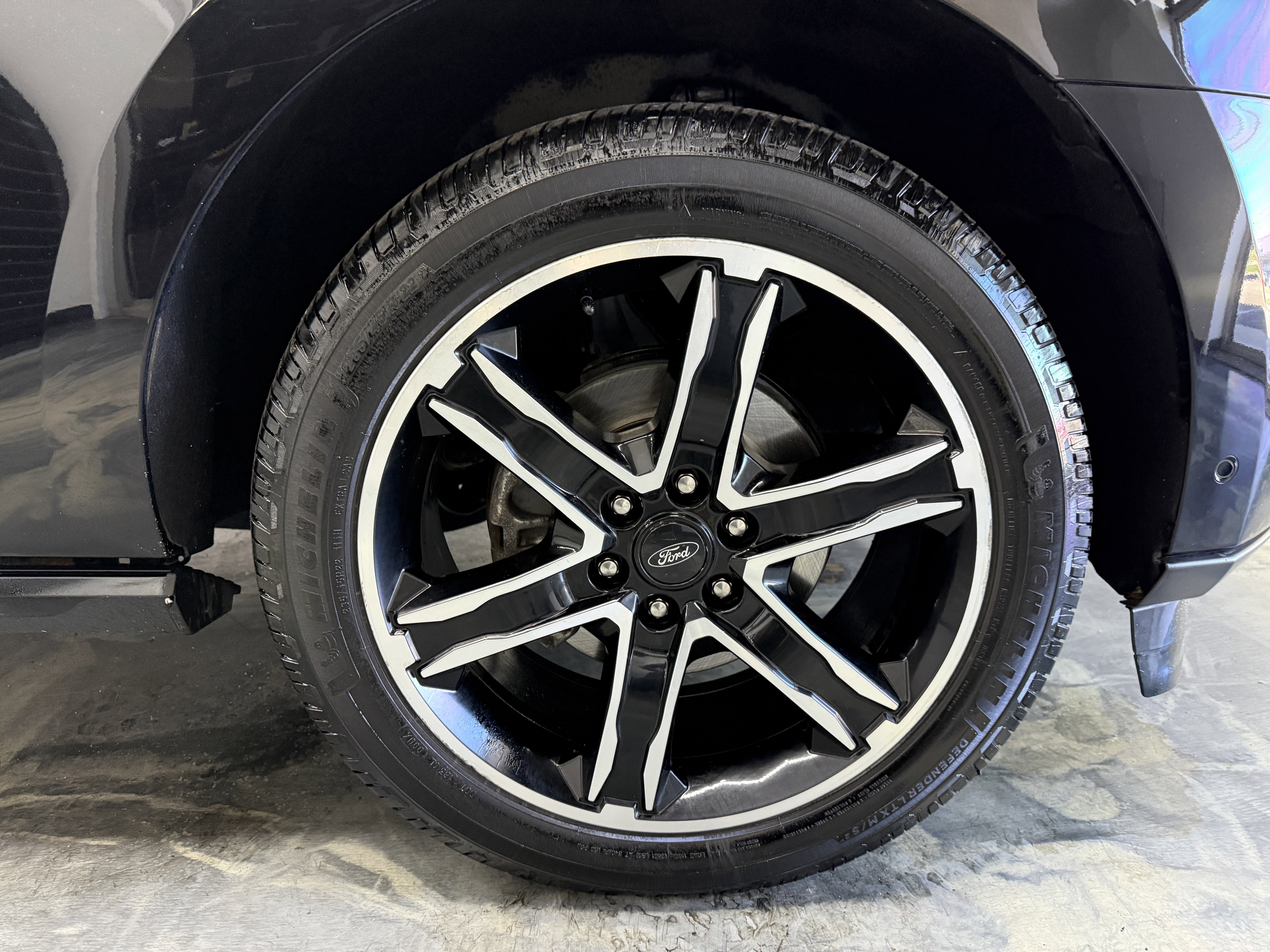 Used 2019 Ford Expedition Limited w/ Equipment Group 303A AWD/4WD image 33