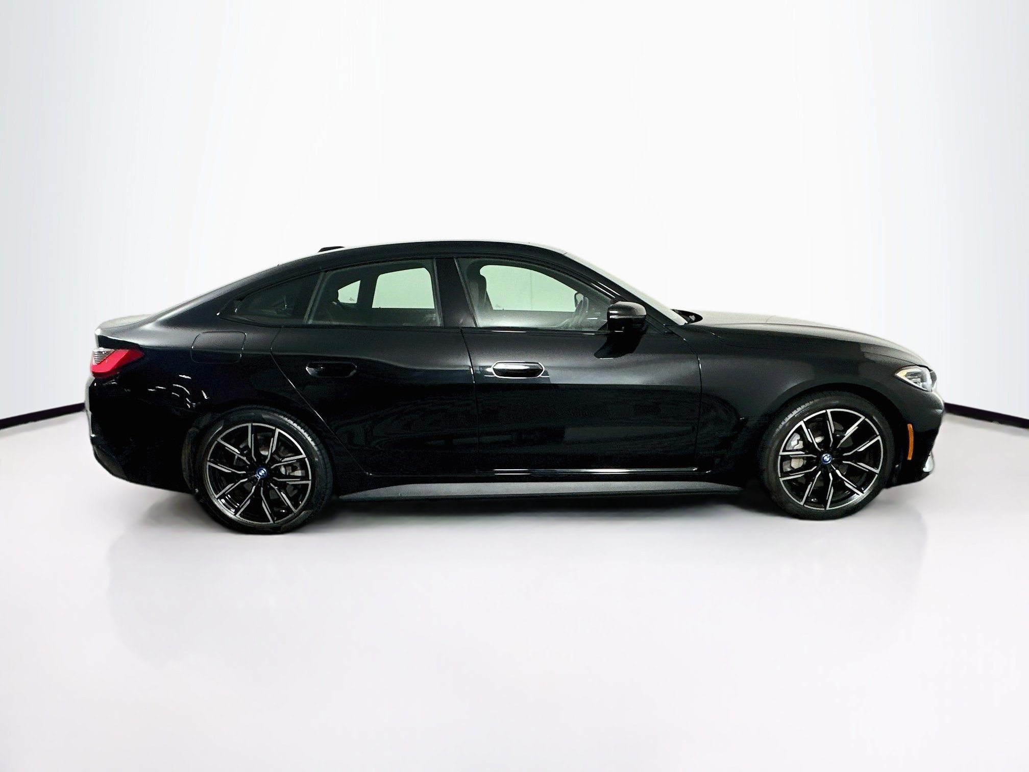 Used 2023 BMW i4 eDrive40 w/ M Sport Package RWD image 10