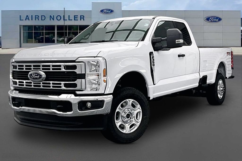 New 2026 Ford F350 XLT w/ FX4 Off-Road Package