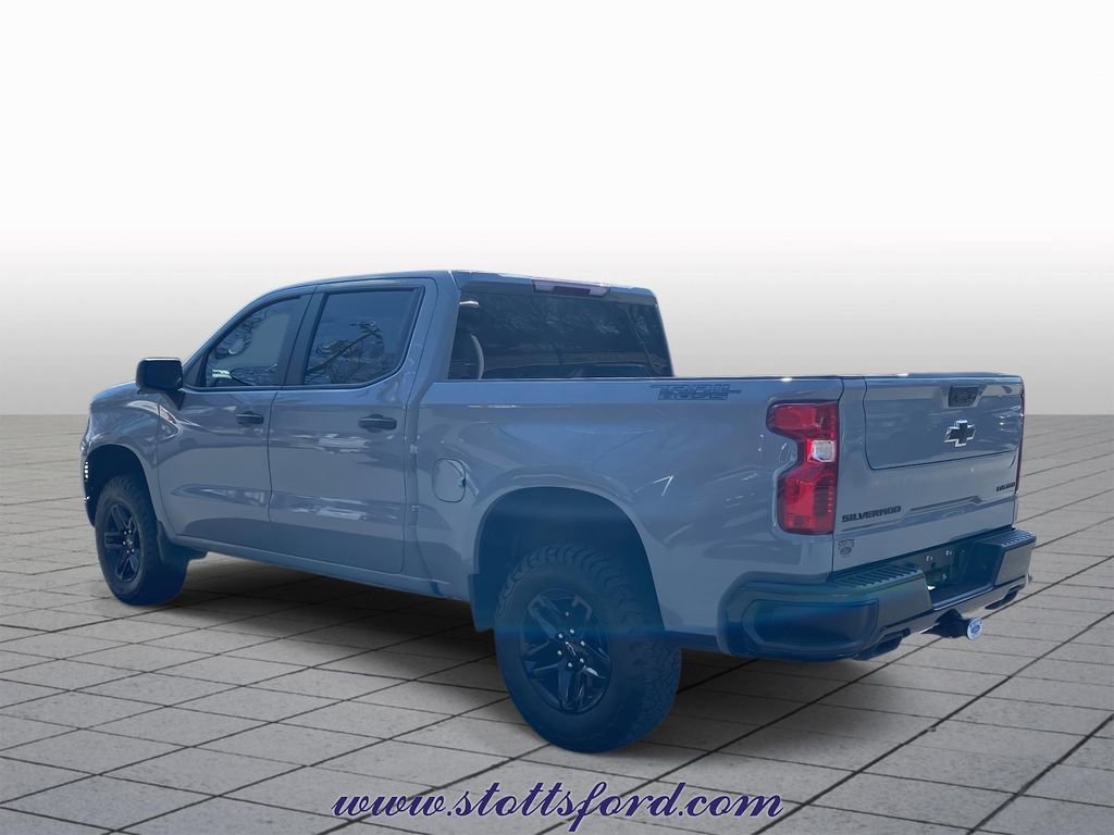 Used 2025 Chevrolet Silverado 1500 Custom Trail Boss w/ Dark Appearance Package image 4