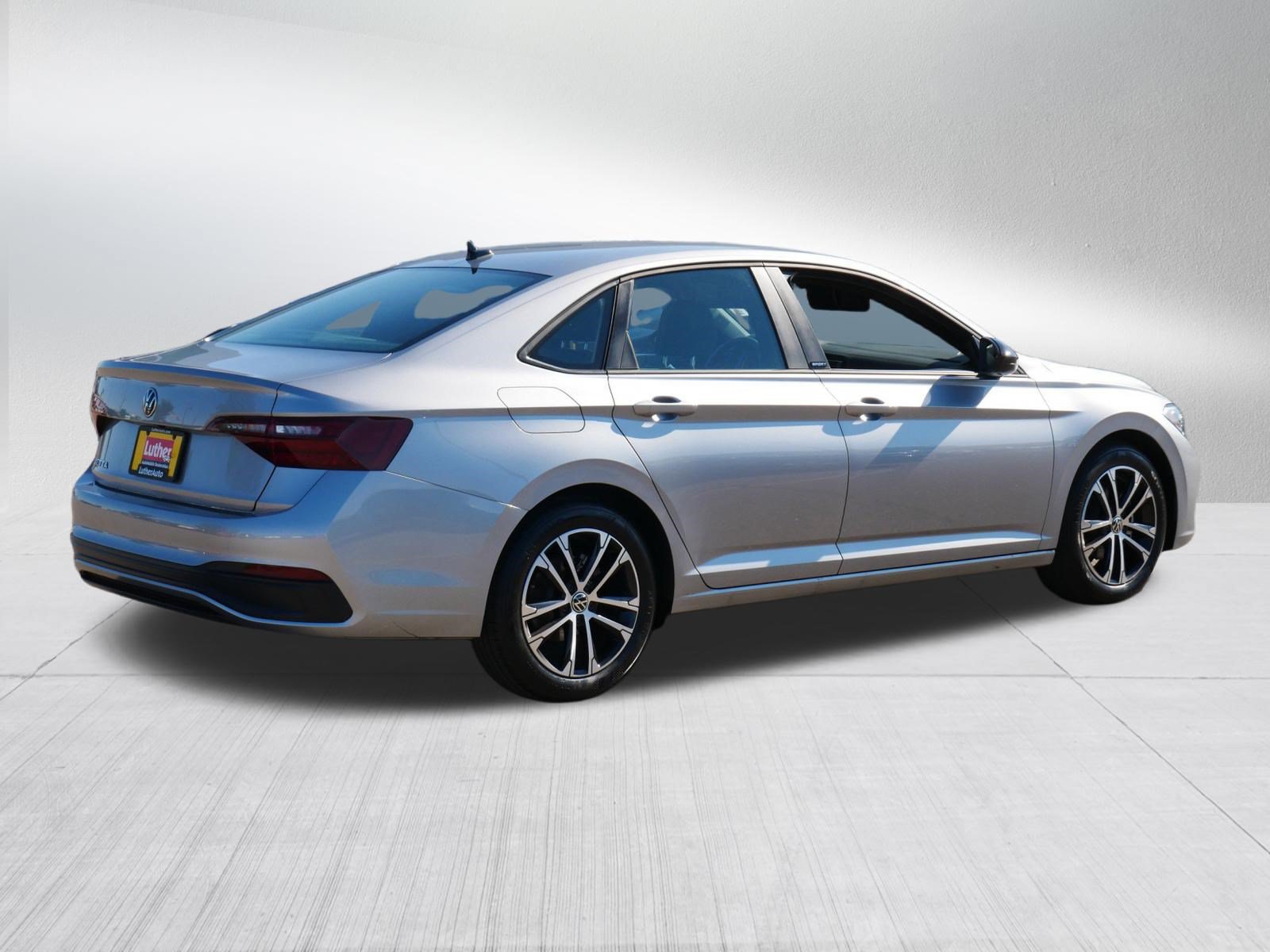 Used 2024 Volkswagen Jetta Sport FWD image 7