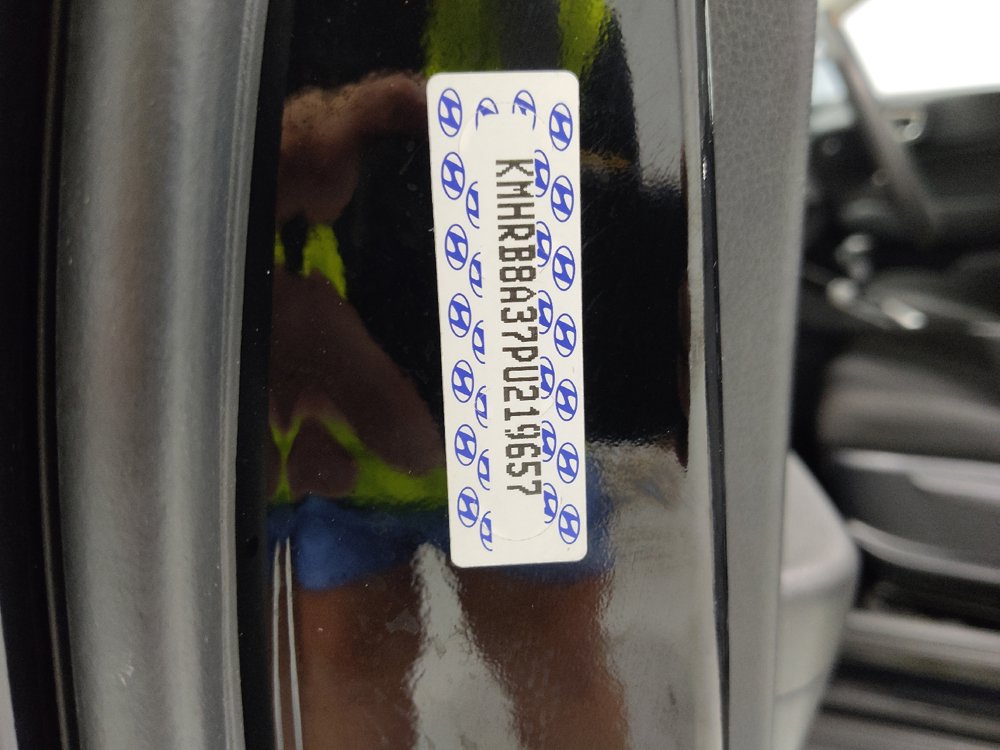 Used 2023 Hyundai Venue SE FWD image 33