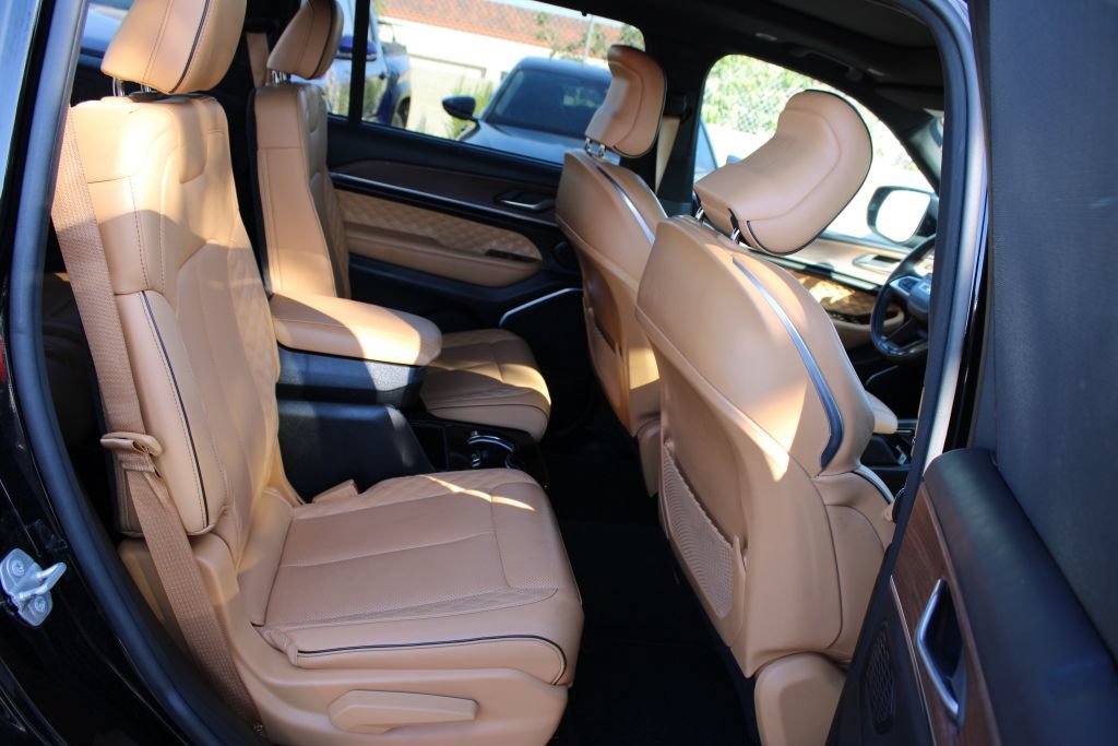 Used 2021 Jeep Grand Cherokee L Summit w/ Advanced Protech Group IV AWD/4WD image 13