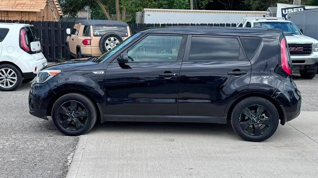 Used 2017 Kia Soul w/ Convenience Package FWD image 3