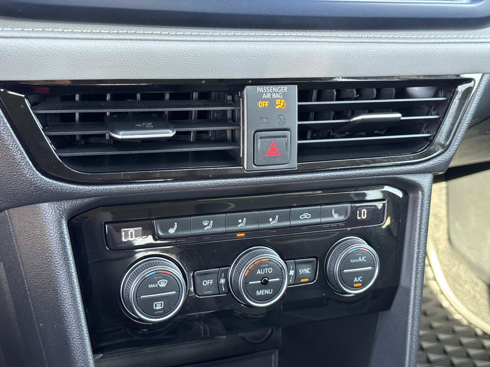 Certified 2024 Volkswagen Taos SE FWD image 15