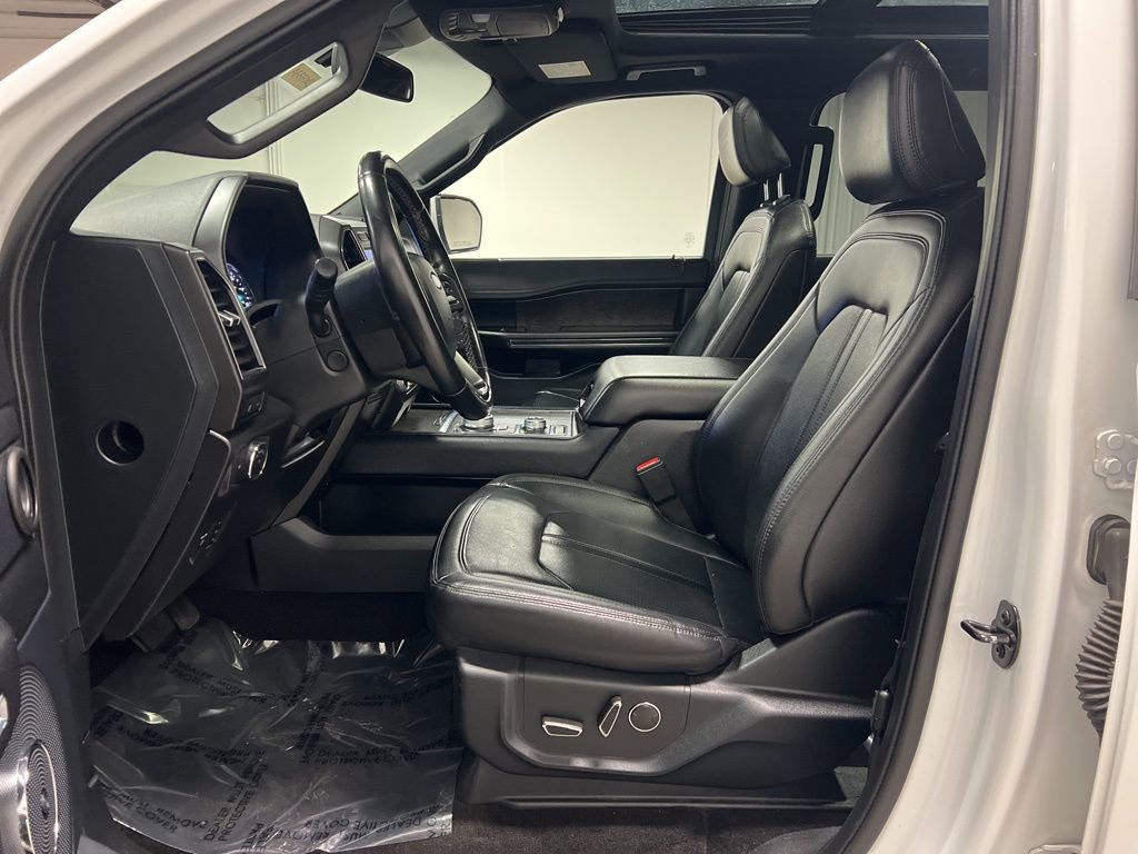 Used 2021 Ford Expedition Max Limited image 9