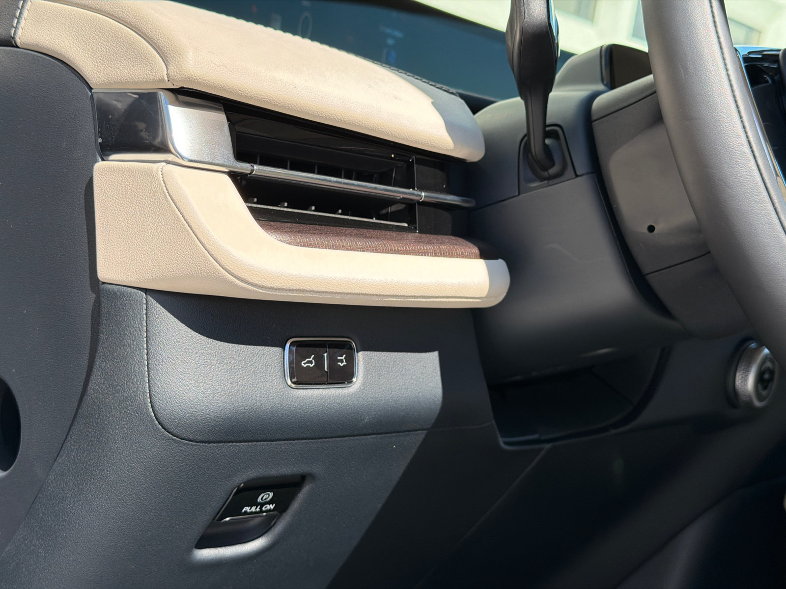 New 2027 Lincoln Navigator L Premier AWD/4WD image 19
