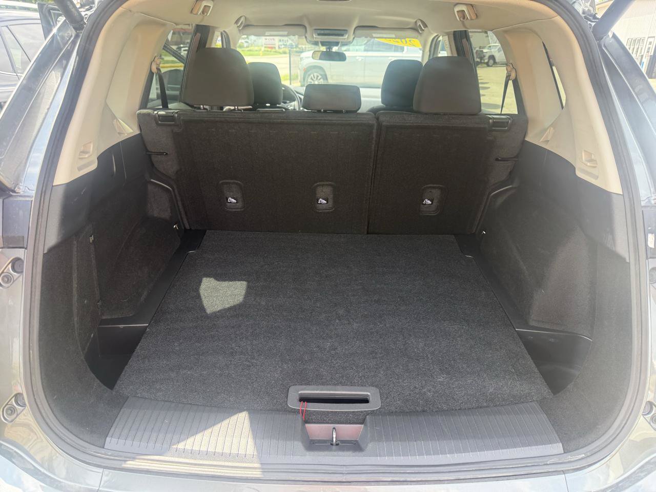 Used 2025 Nissan Rogue SV FWD image 18