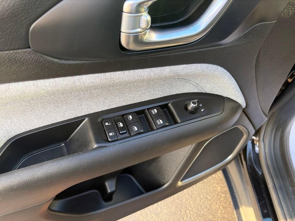 Used 2022 Jeep Compass Latitude AWD/4WD image 20