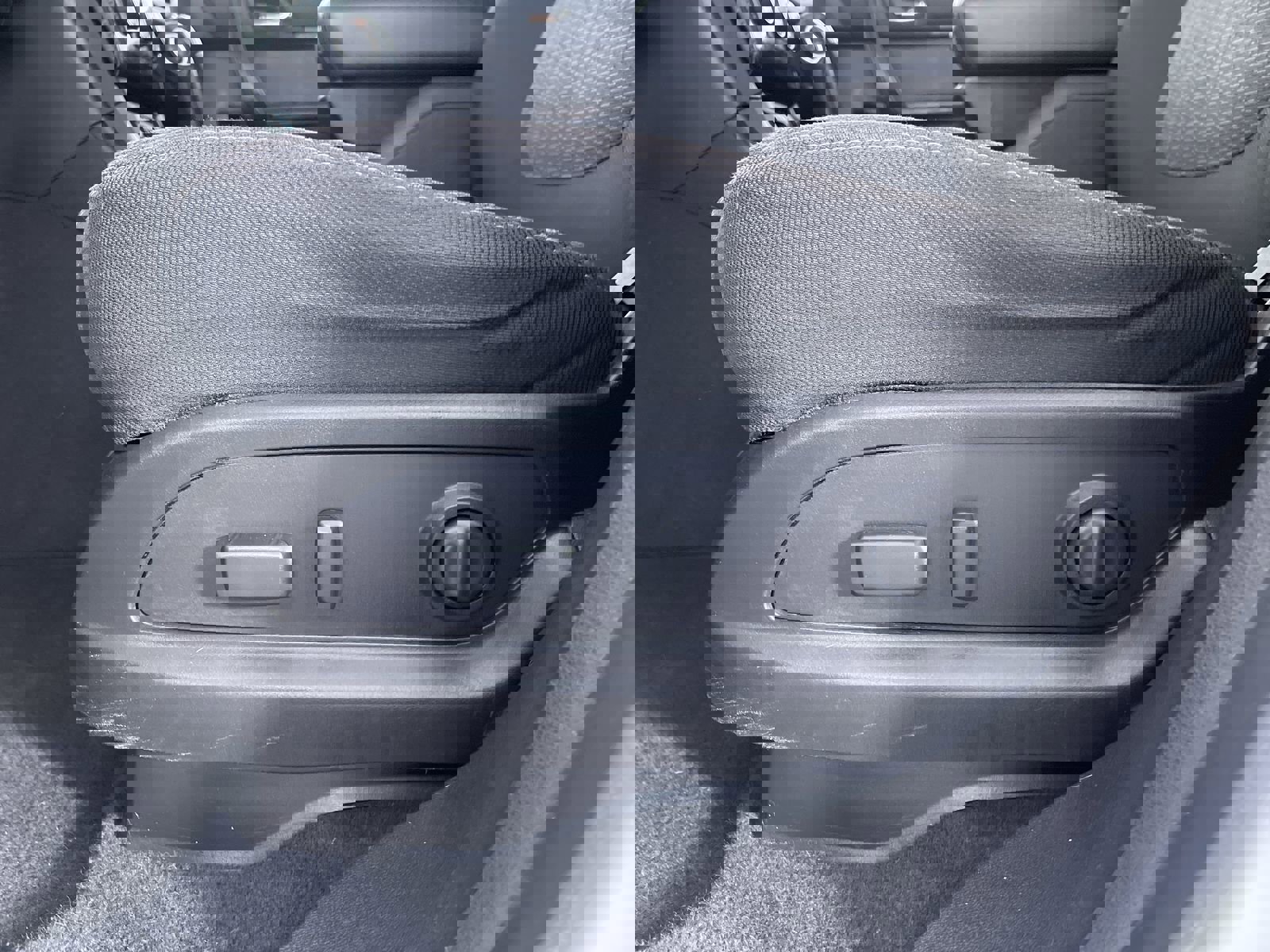 Used 2016 Chevrolet Traverse LT image 13