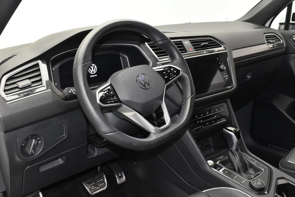 Used 2024 Volkswagen Tiguan SEL R-Line AWD/4WD image 17