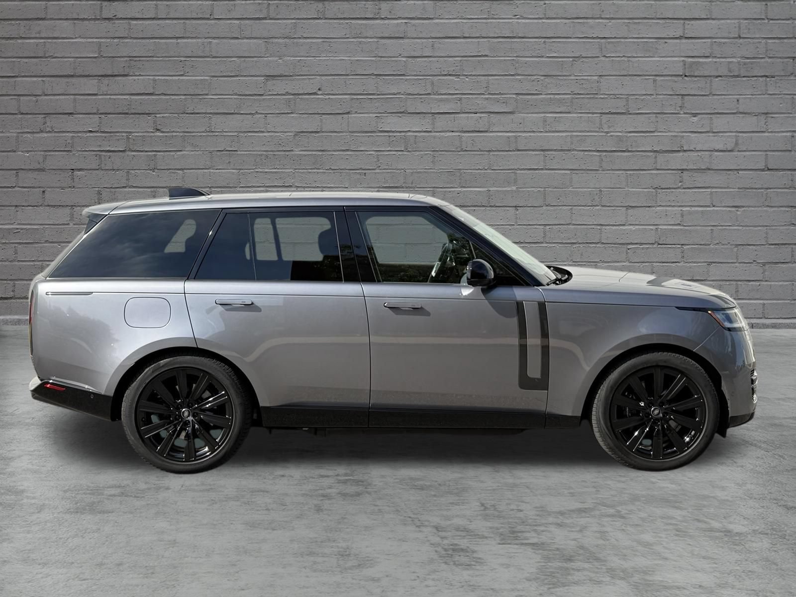 Used 2025 Land Rover Range Rover SE AWD/4WD image 9