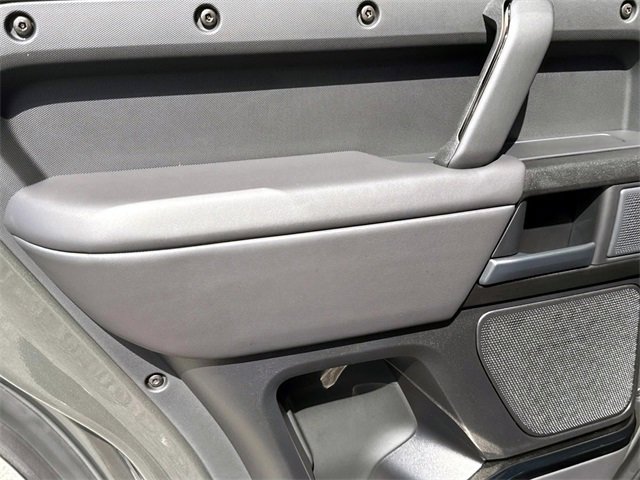 Used 2025 Land Rover Defender 110 image 11
