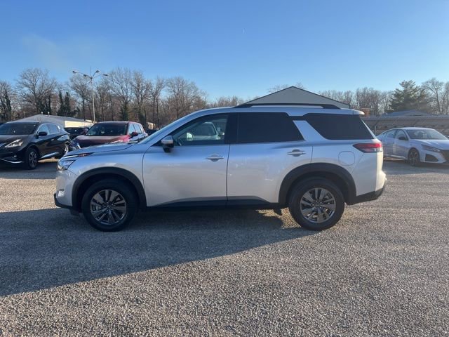 Used 2025 Nissan Pathfinder SV image 8