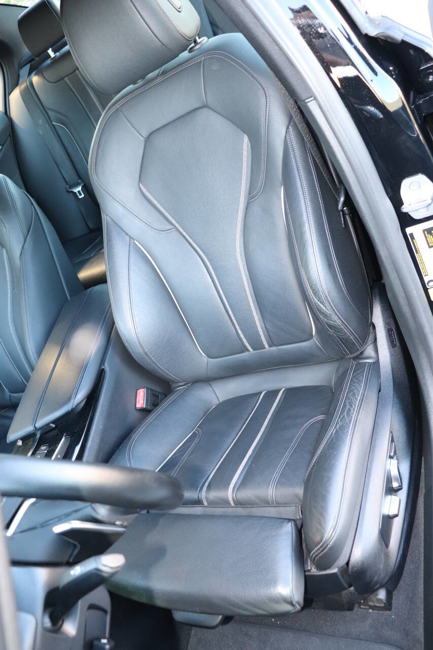 Used 2019 BMW 530i w/ Convenience Package image 21