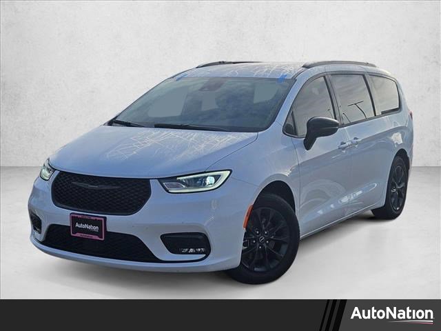 New 2025 Chrysler Pacifica Select w/ Fav Edition Package