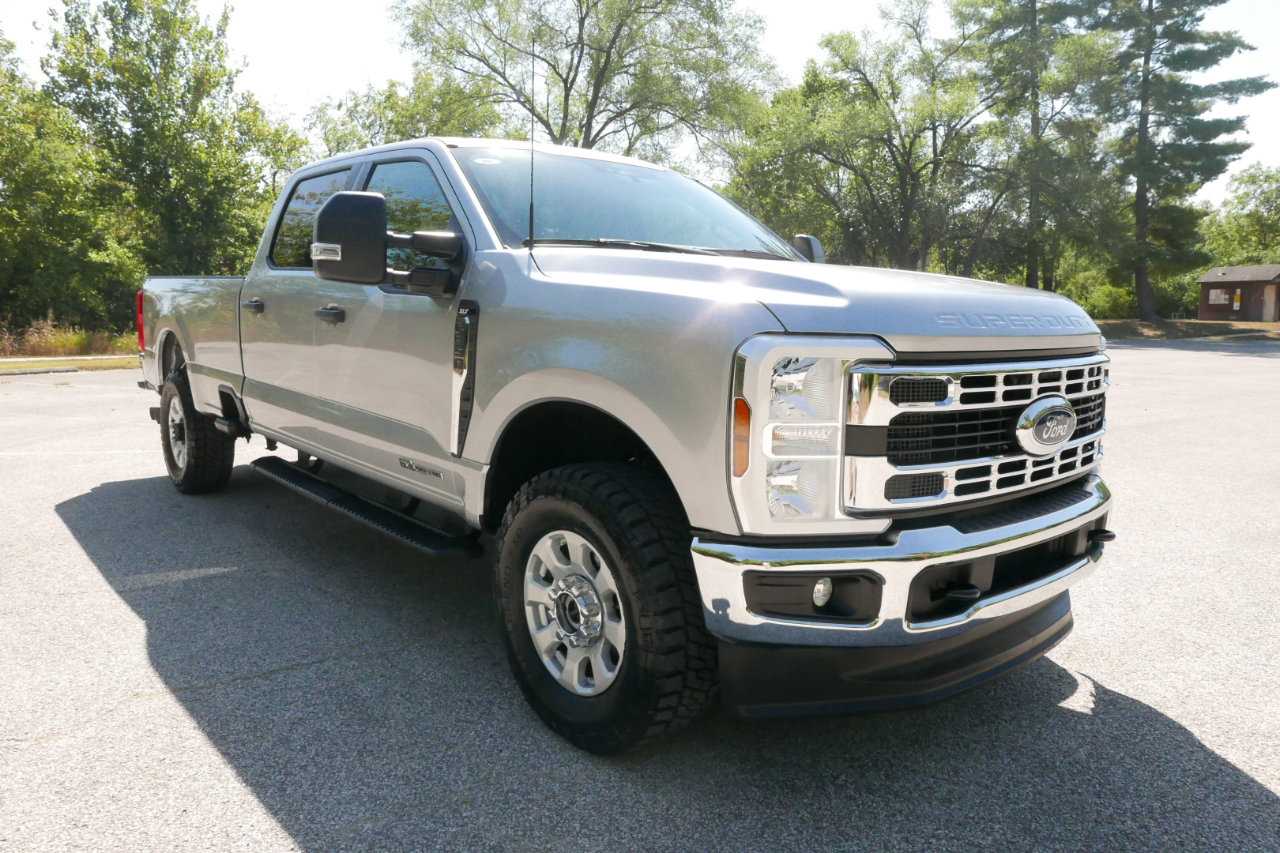 Used 2024 Ford F350 XLT image 4