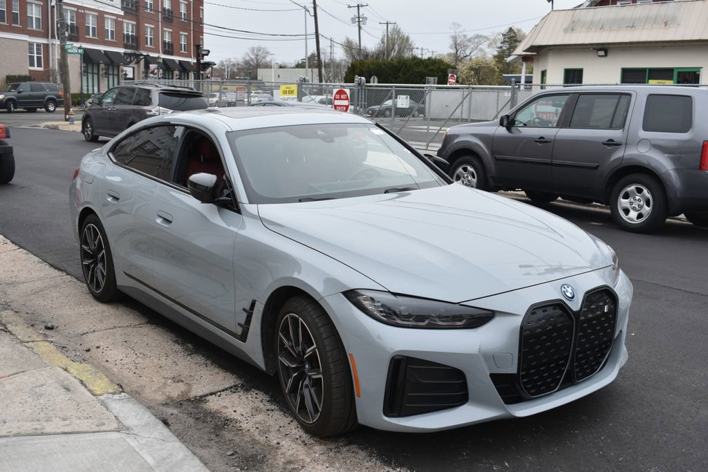 Used 2024 BMW i4 eDrive40 w/ M Sport Package image 4