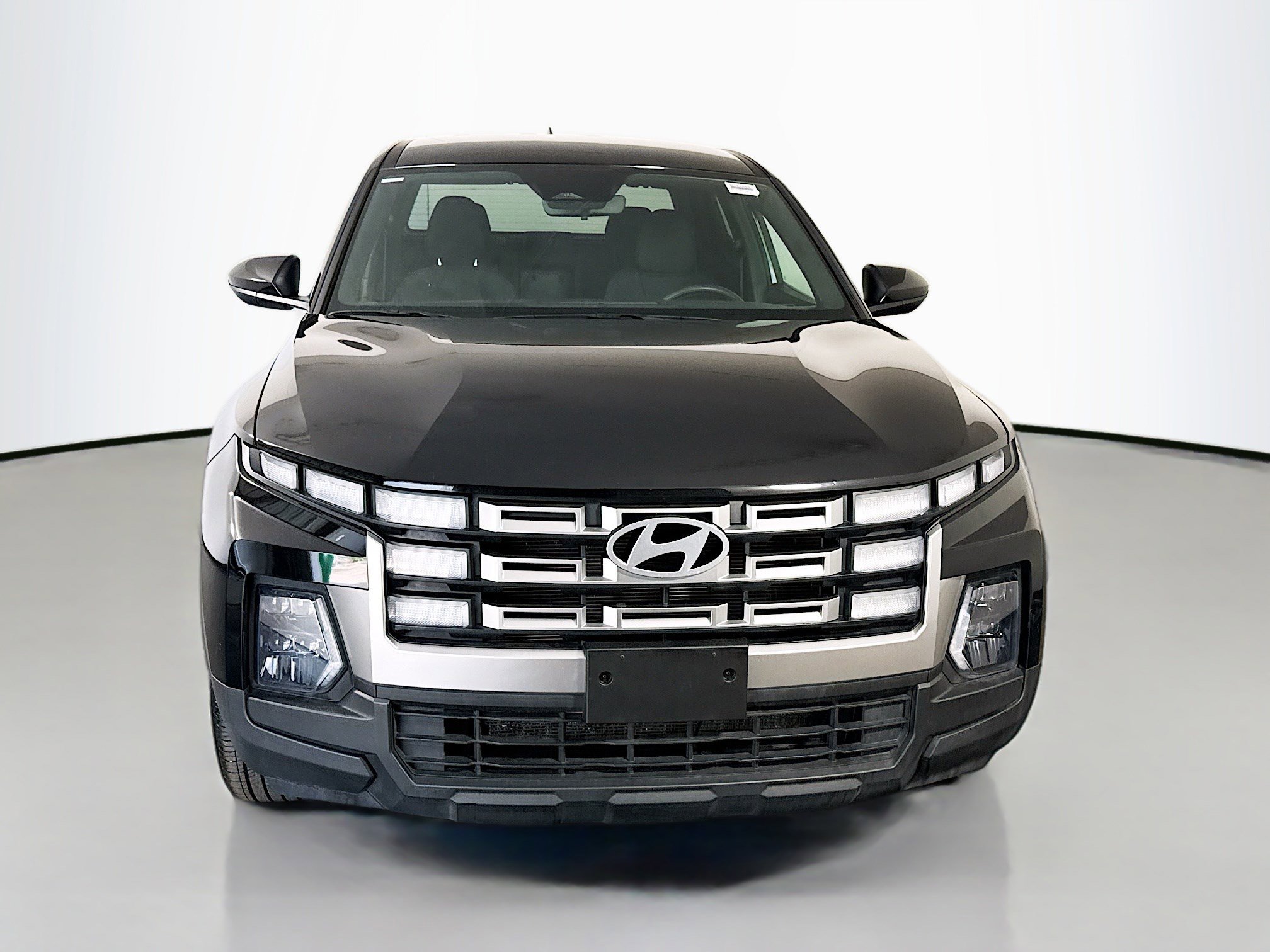 Used 2025 Hyundai Santa Cruz SE image 2