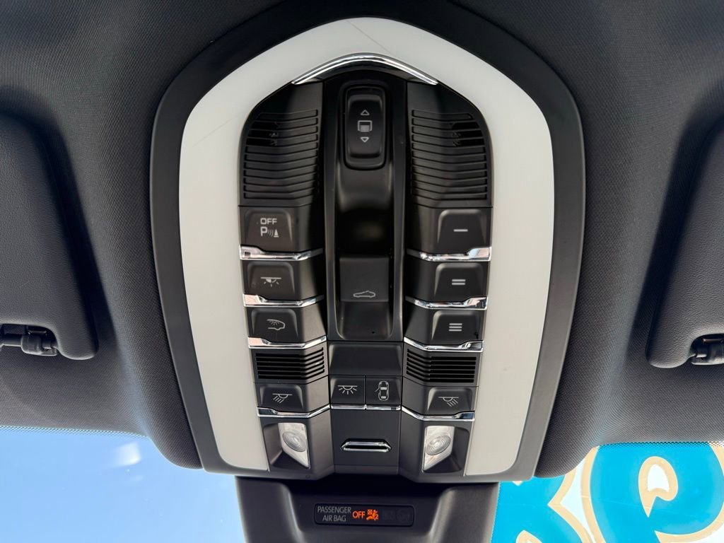 Used 2021 Porsche Macan S image 24