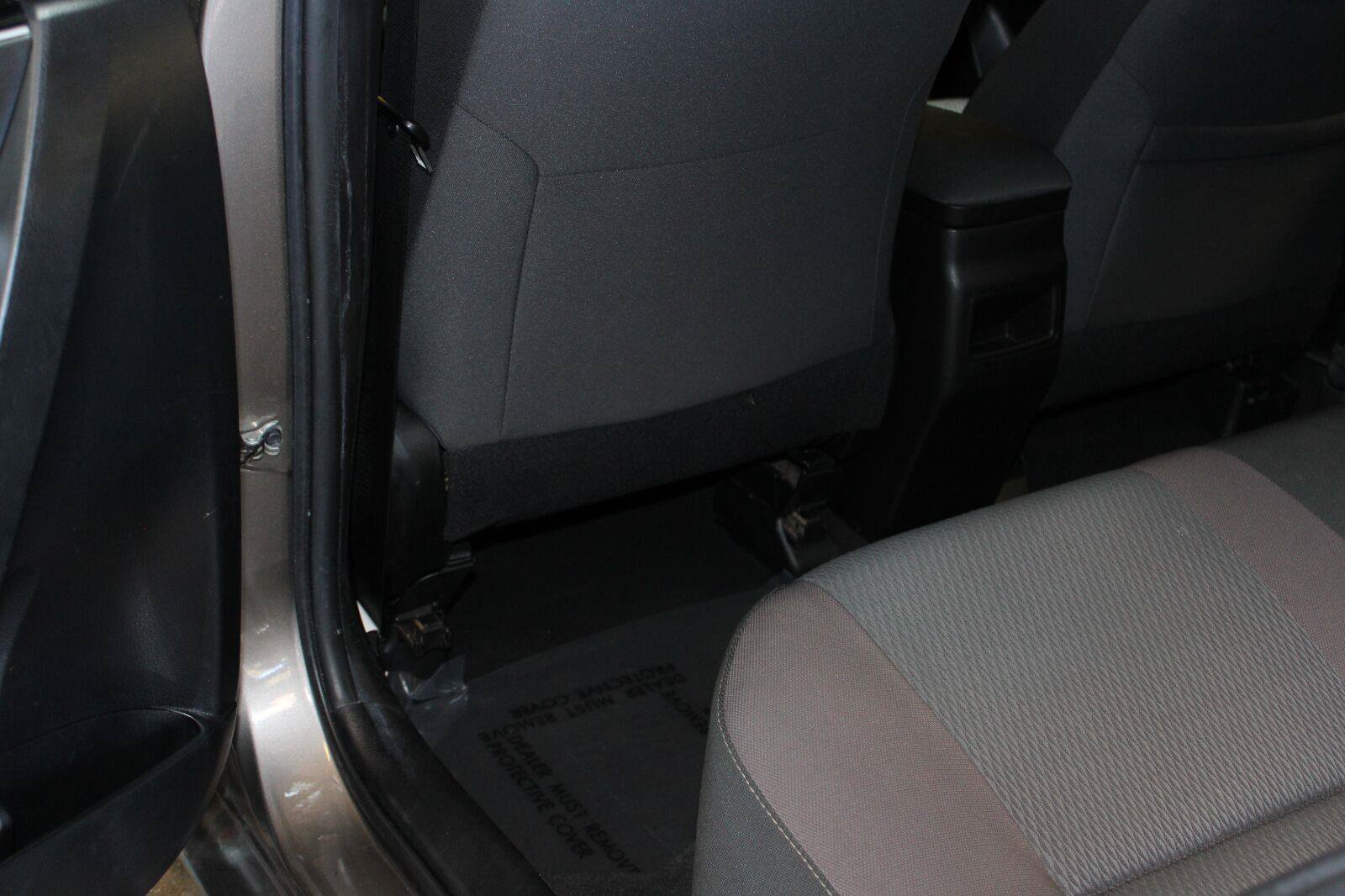 Used 2018 Toyota Corolla LE FWD image 43
