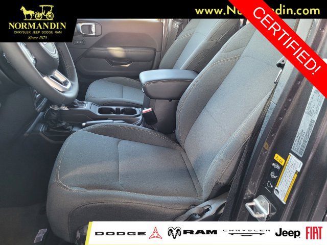 Certified 2025 Jeep Wrangler Unlimited Sahara AWD/4WD image 16