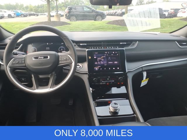 Used 2025 Jeep Grand Cherokee Altitude AWD/4WD image 11