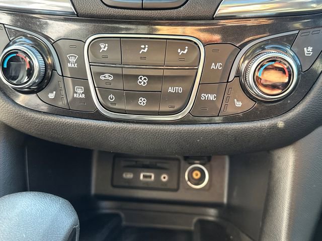 Used 2023 Chevrolet Equinox Premier AWD/4WD image 39