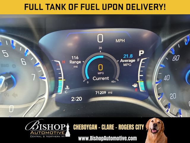 Used 2023 Chrysler Pacifica Touring-L FWD image 2