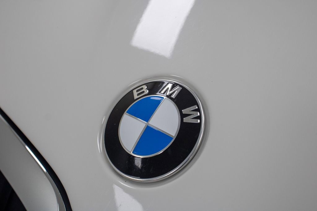 Used 2021 BMW 330e w/ Convenience Package image 16