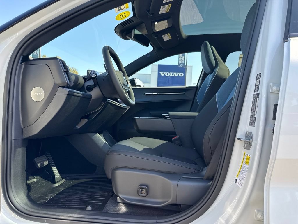 New 2026 Volvo EX30 Ultra w/ Protection Package Premier AWD/4WD image 4