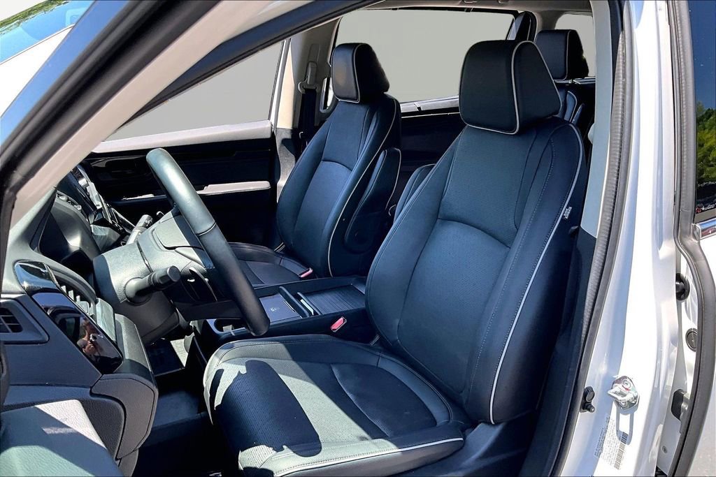 Used 2025 Honda Odyssey Elite image 17