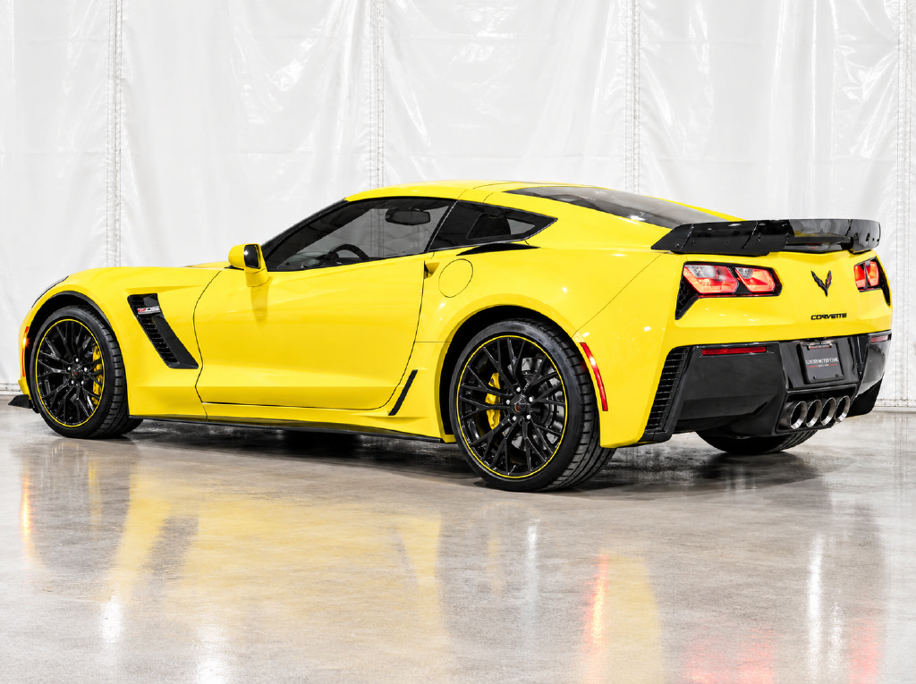 Used 2019 Chevrolet Corvette Z06 RWD image 3