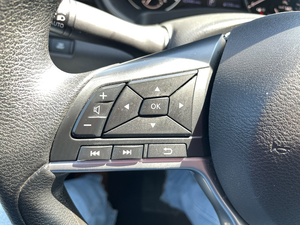 Used 2025 Nissan Altima 2.5 SV image 13