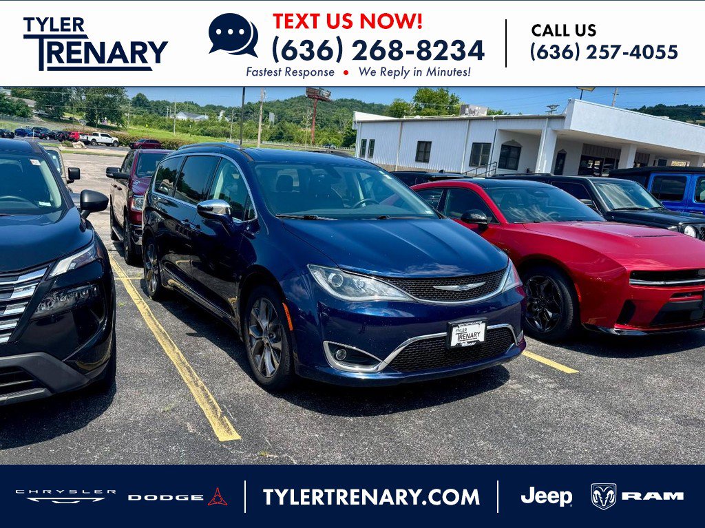 Used 2017 Chrysler Pacifica Limited w/ Tire & Wheel Group