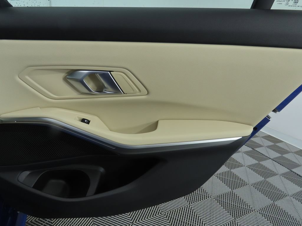 New 2026 BMW 330i Sedan w/ M Sport Package image 28