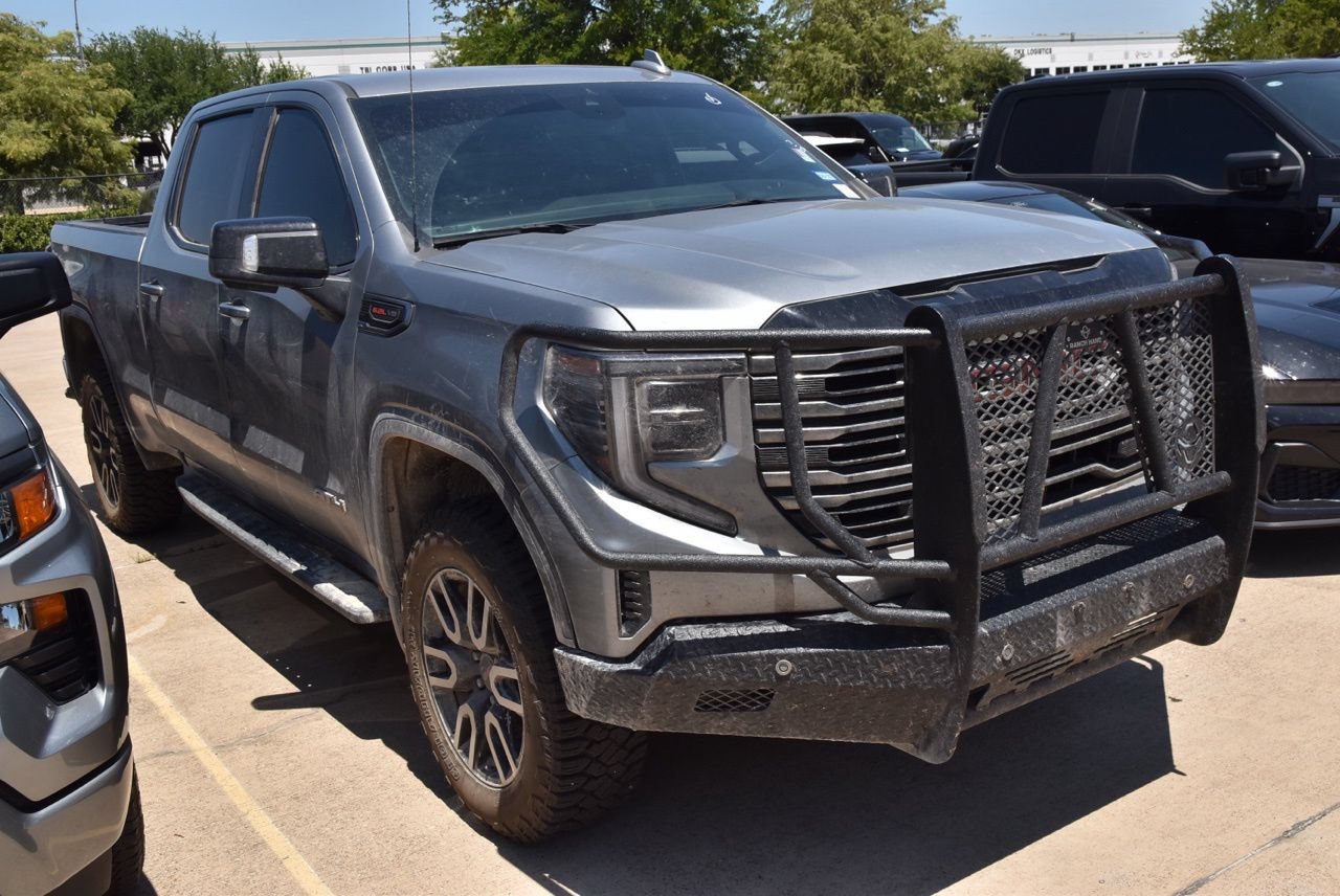 Used 2025 GMC Sierra 1500 AT4 w/ AT4 Premium Package AWD/4WD image 4