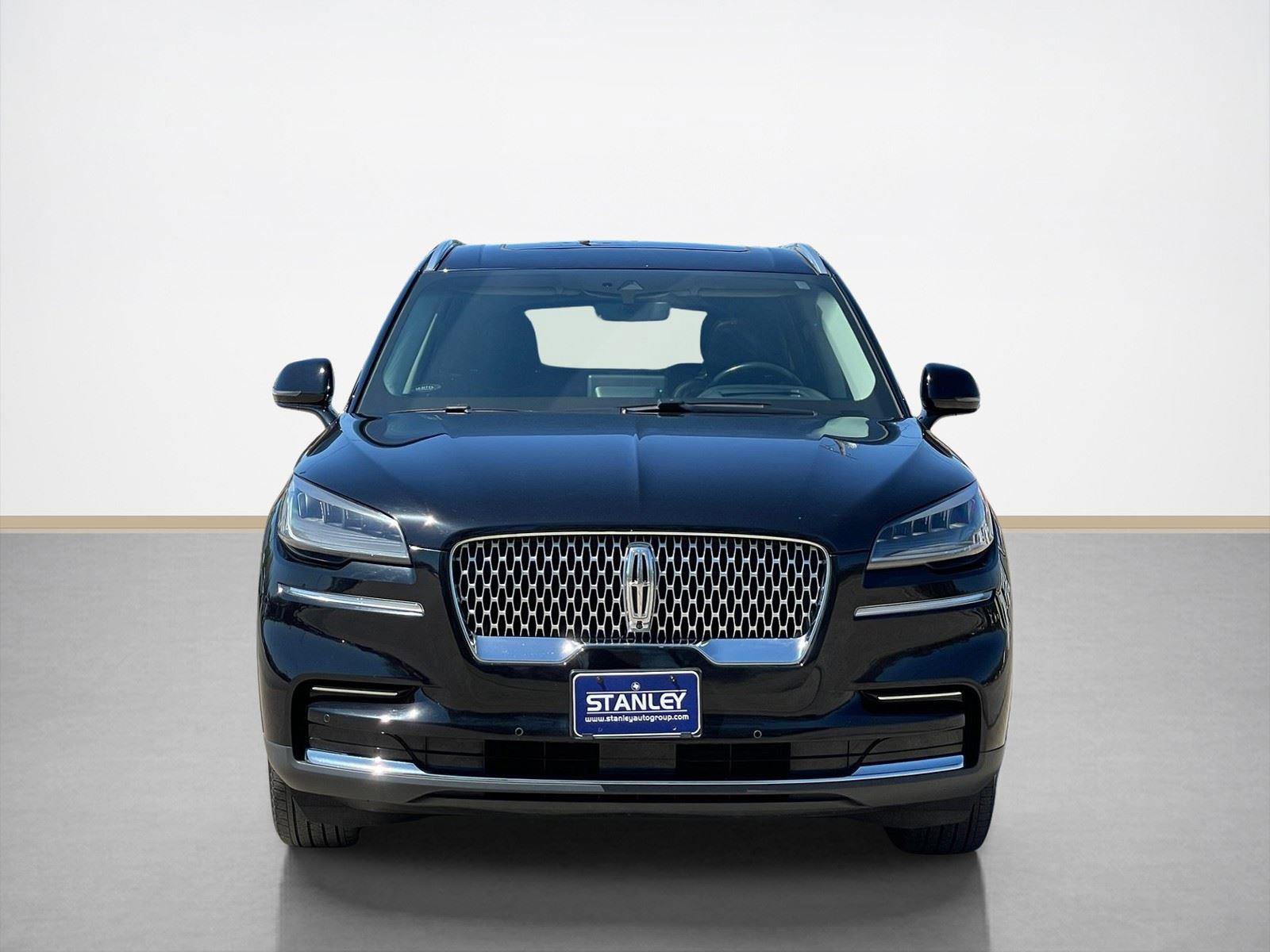 Used 2023 Lincoln Aviator Reserve w/ Equipment Group 201A image 2