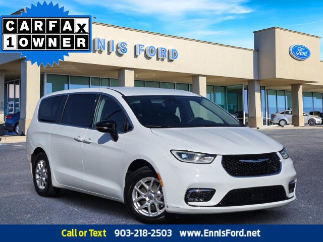 Used 2024 Chrysler Pacifica Touring-L FWD image 1