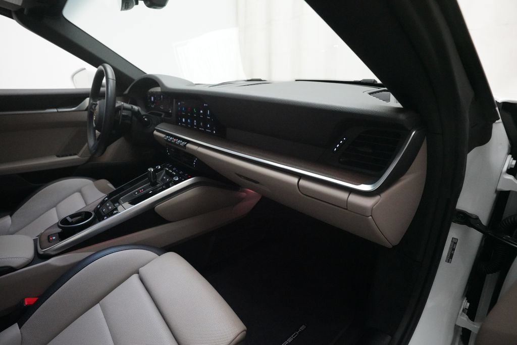 Certified 2025 Porsche 911 Carrera RWD image 23