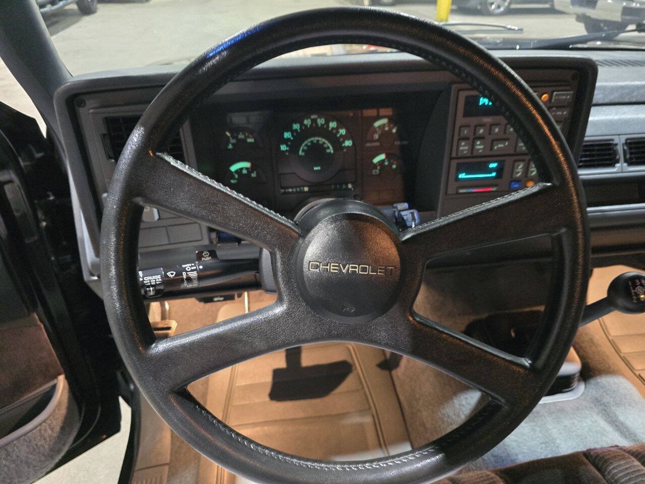 Used 1990 Chevrolet Silverado 1500 2WD Regular Cab image 38