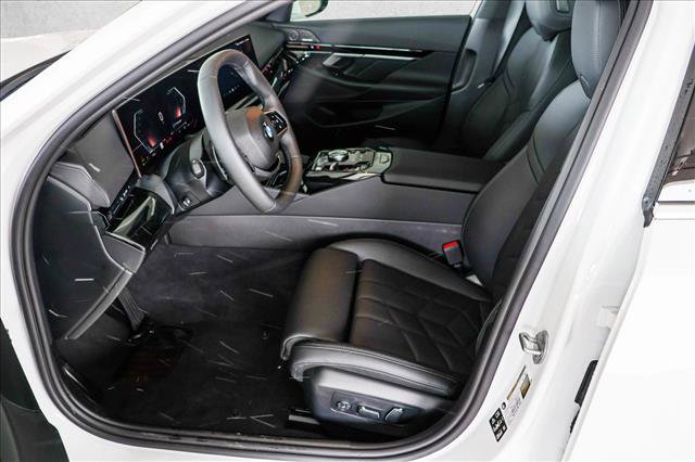 Certified 2025 BMW 530i xDrive AWD/4WD image 12