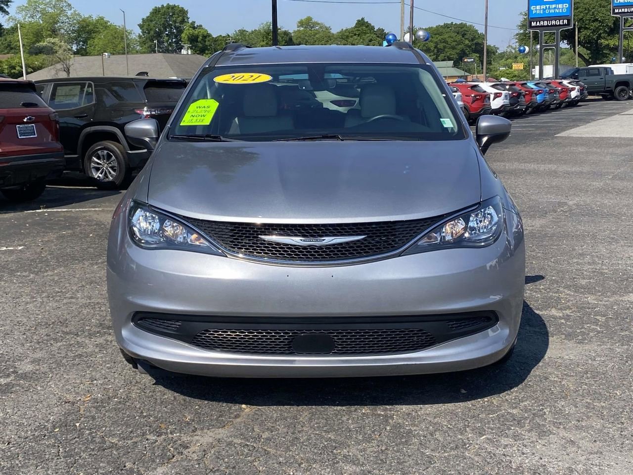Used 2021 Chrysler Voyager Lxi FWD image 2