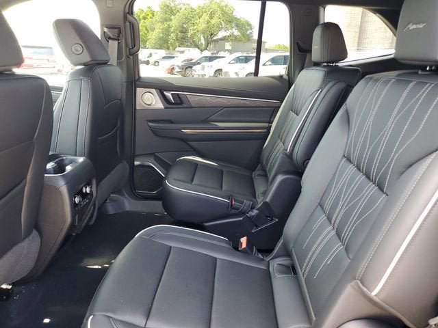 New 2026 Buick Enclave Avenir w/ Super Cruise Package FWD image 11