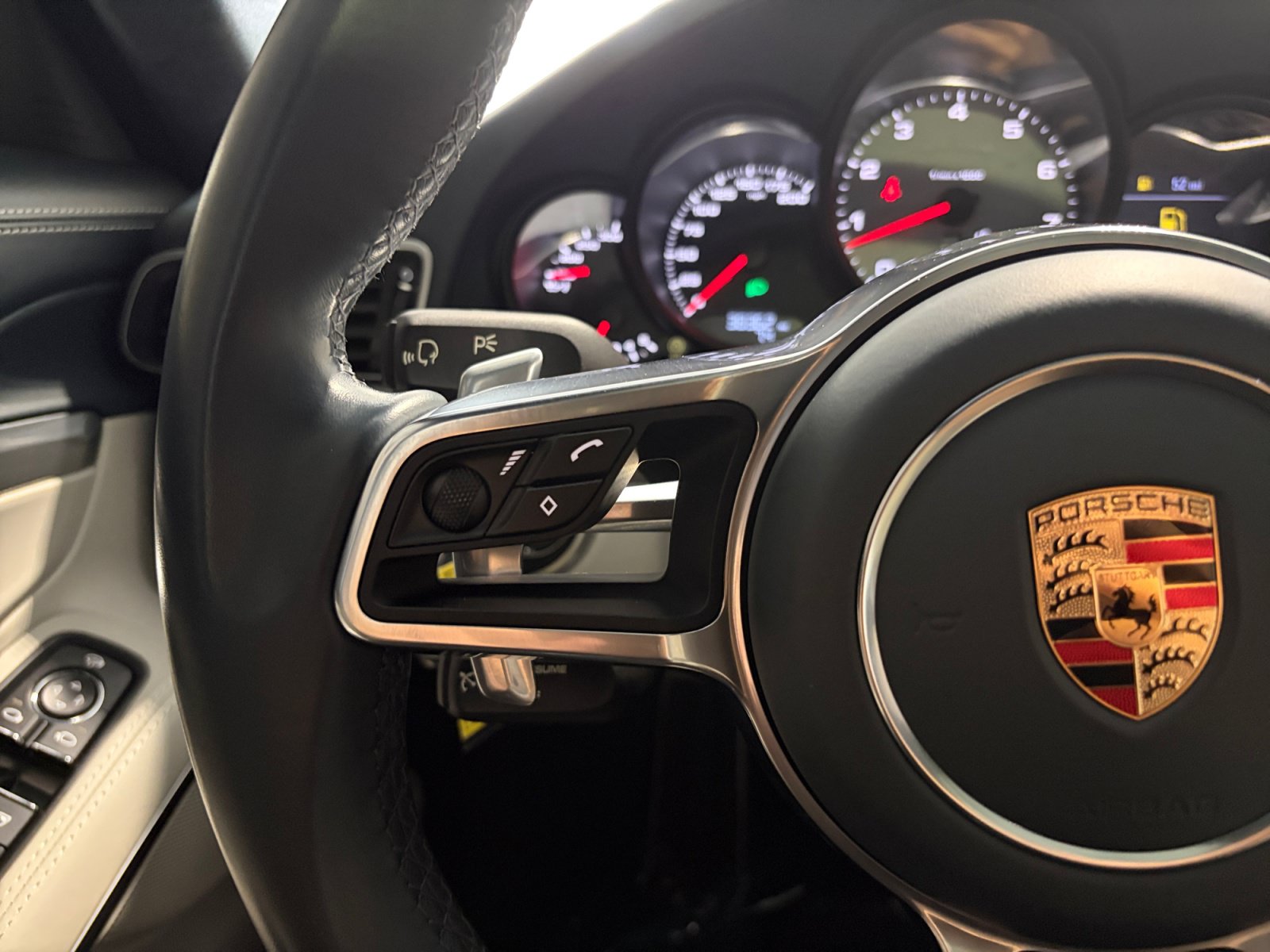 Certified 2019 Porsche 911 Carrera 4S AWD/4WD image 39