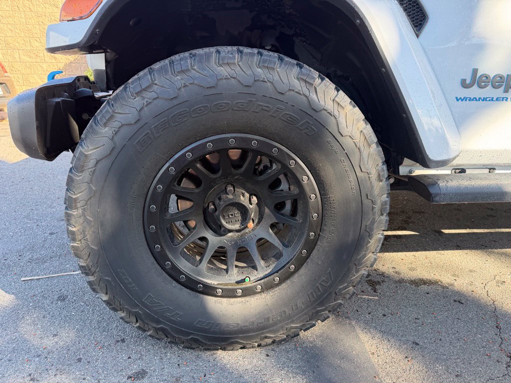 Used 2024 Jeep Wrangler Unlimited w/ Dual Top Group AWD/4WD image 8