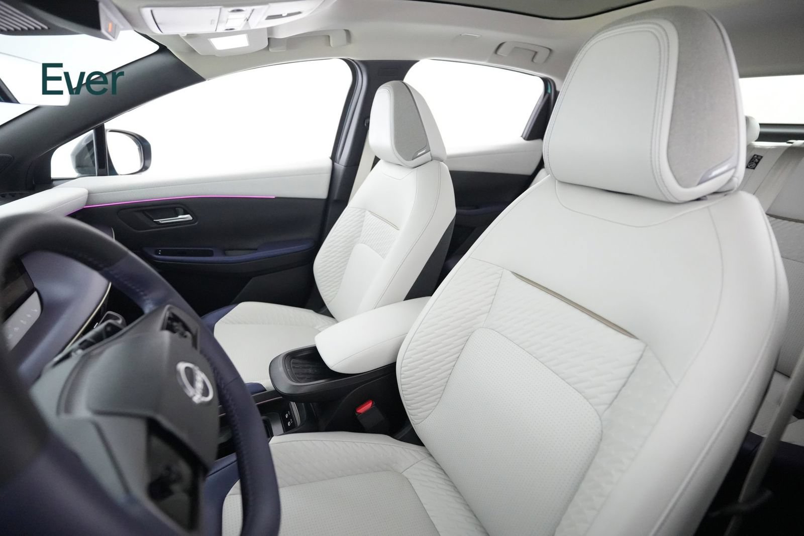 Used 2026 Nissan Leaf Platinum+ w/ Floor Mat Package (Platinum+) FWD image 4