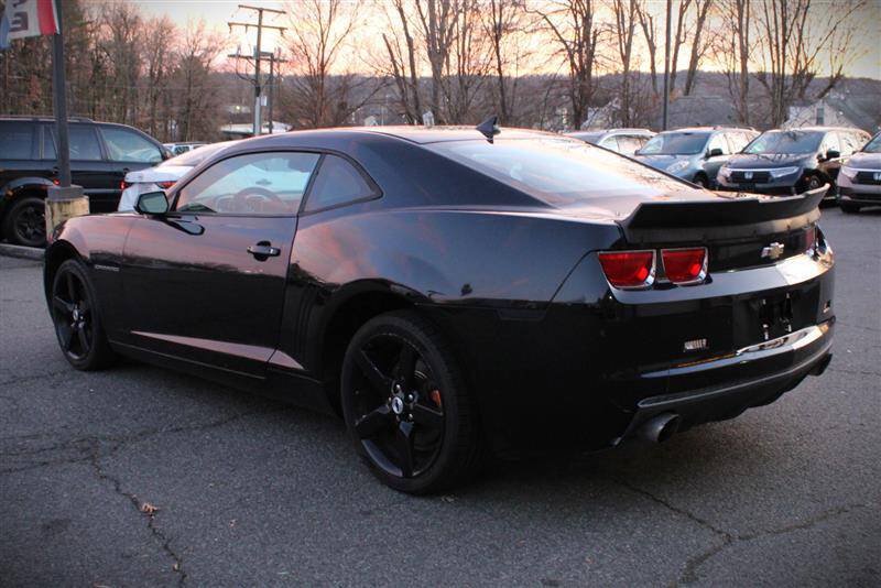 Used 2011 Chevrolet Camaro LT w/ Silver Stripe Package RWD image 3
